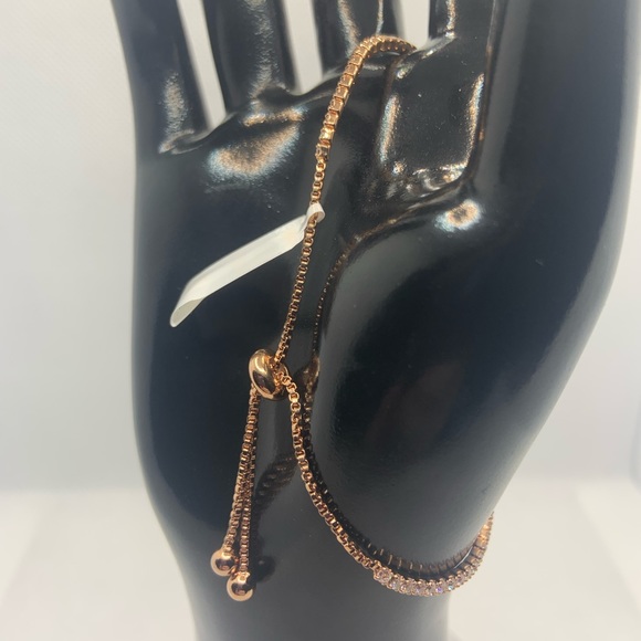 DIAMOND BUTTERFLY ADJUSTABLE BRACELET - Picture 7 of 8